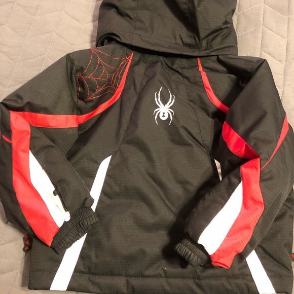 New Spyder jacket for boys - Picture 5 of 5